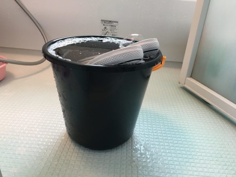 脱色コンバースに使うバケツ